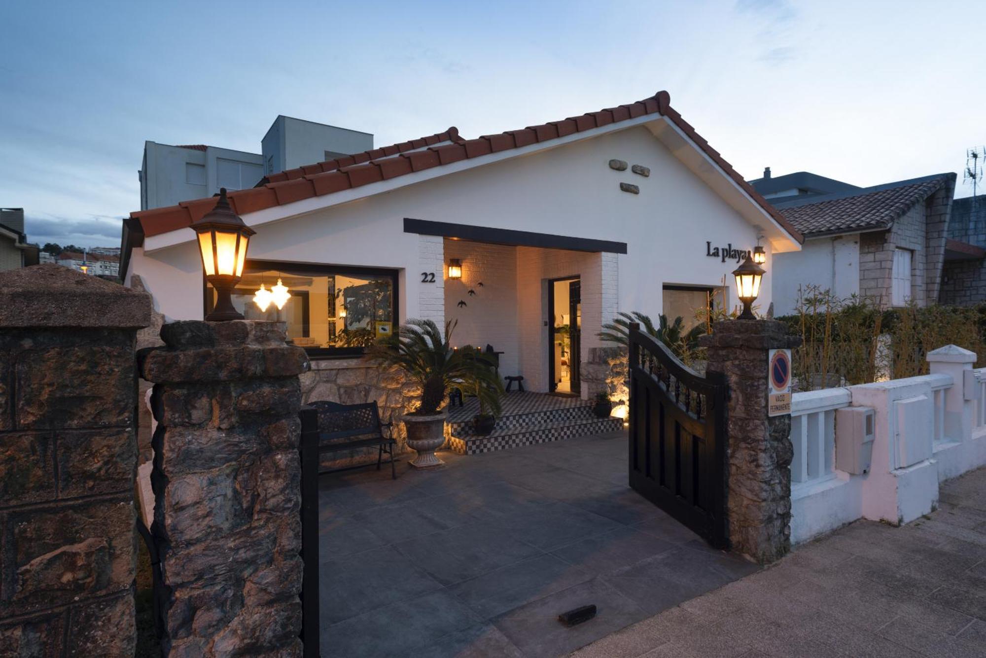 La Playa Suites Suances Bagian luar foto