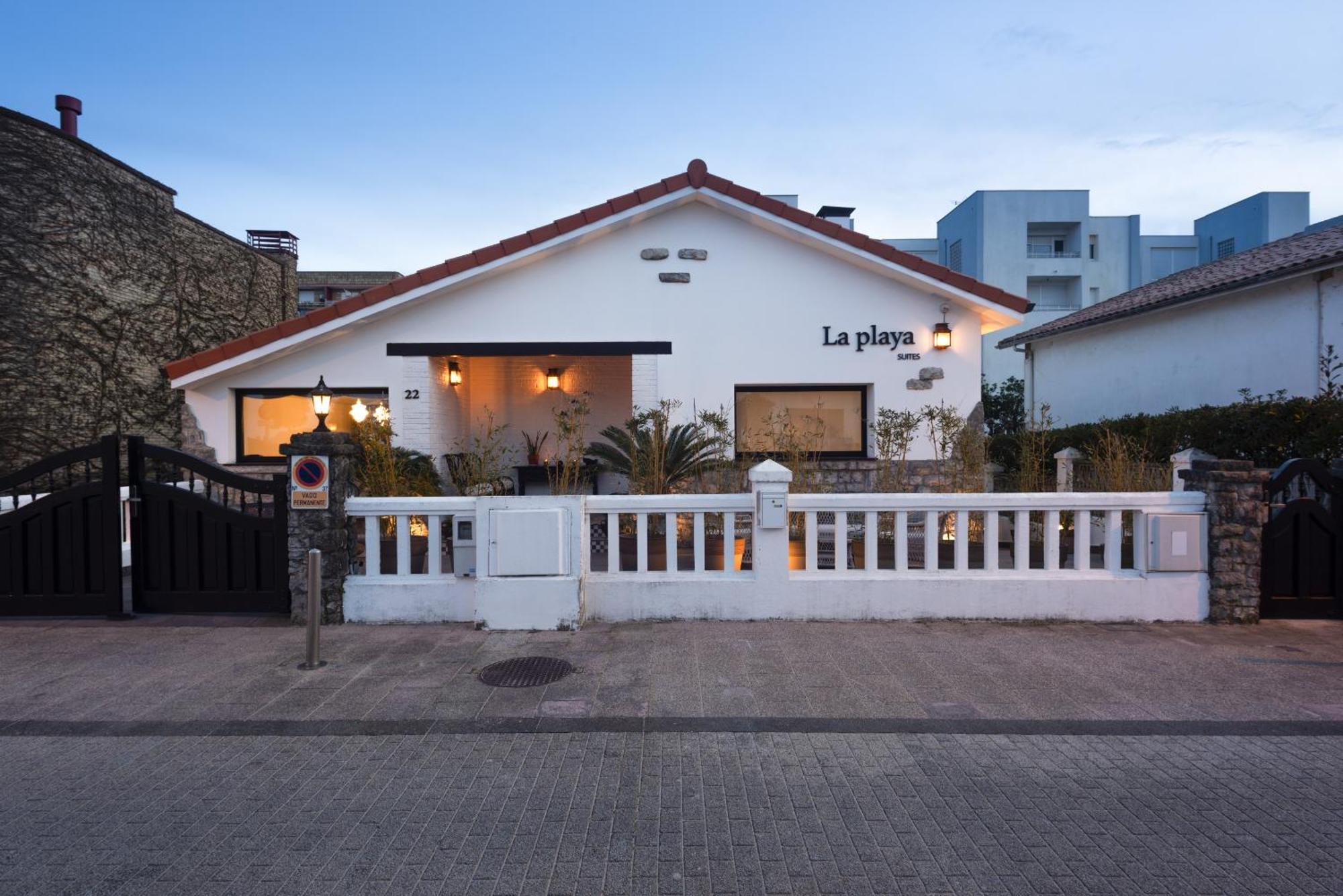 La Playa Suites Suances Bagian luar foto