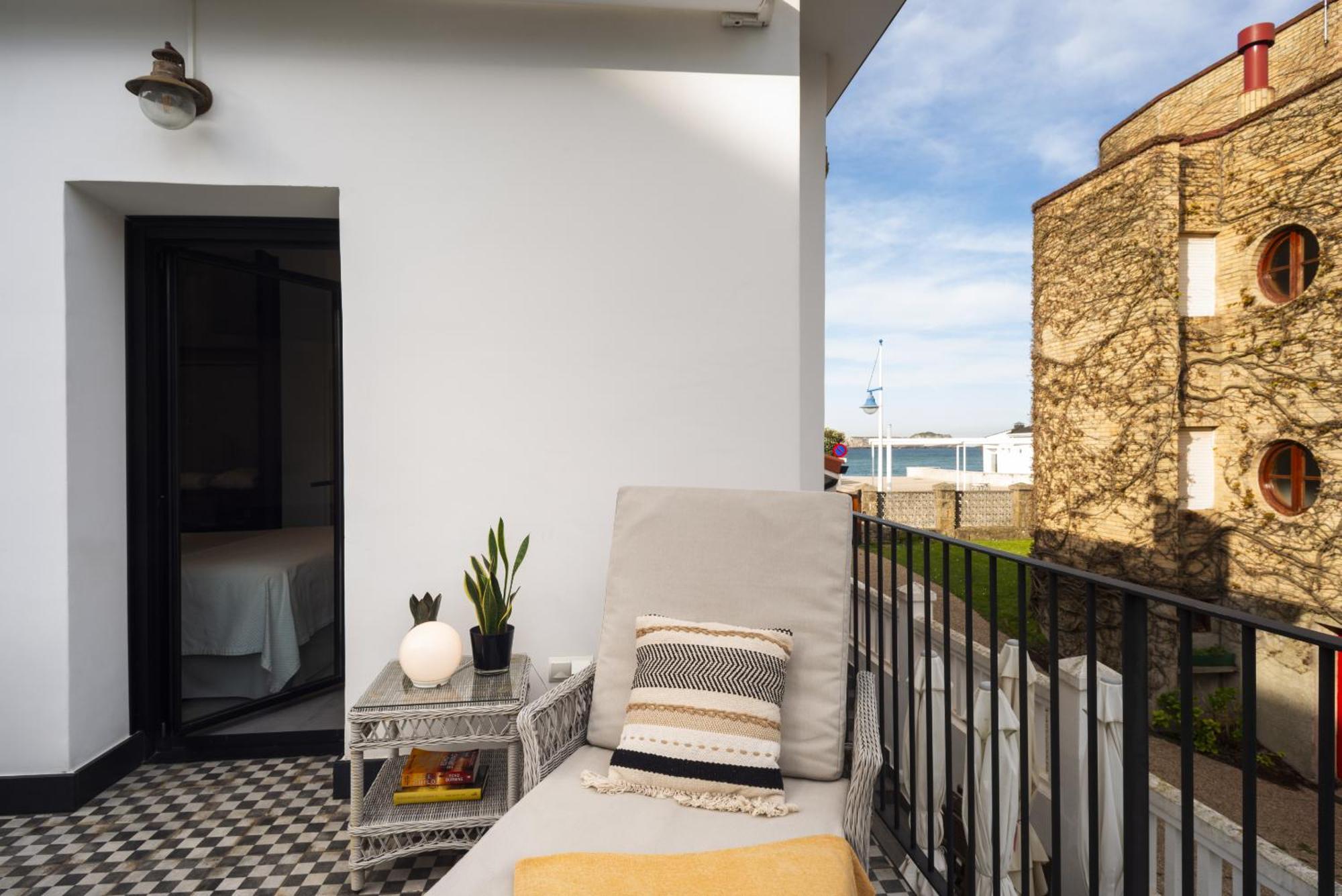 La Playa Suites Suances Bagian luar foto