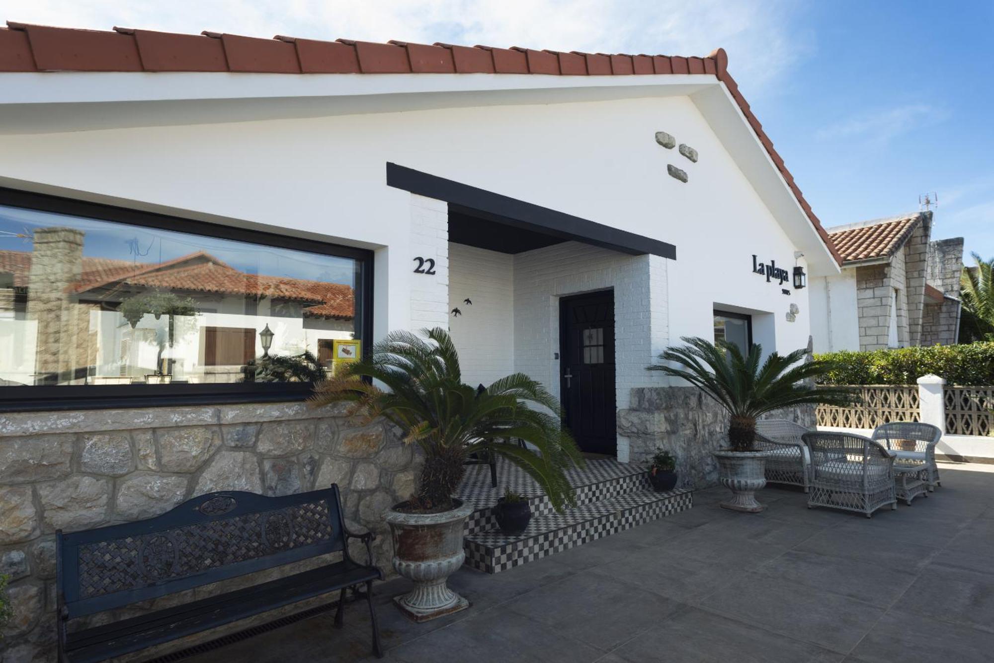 La Playa Suites Suances Bagian luar foto