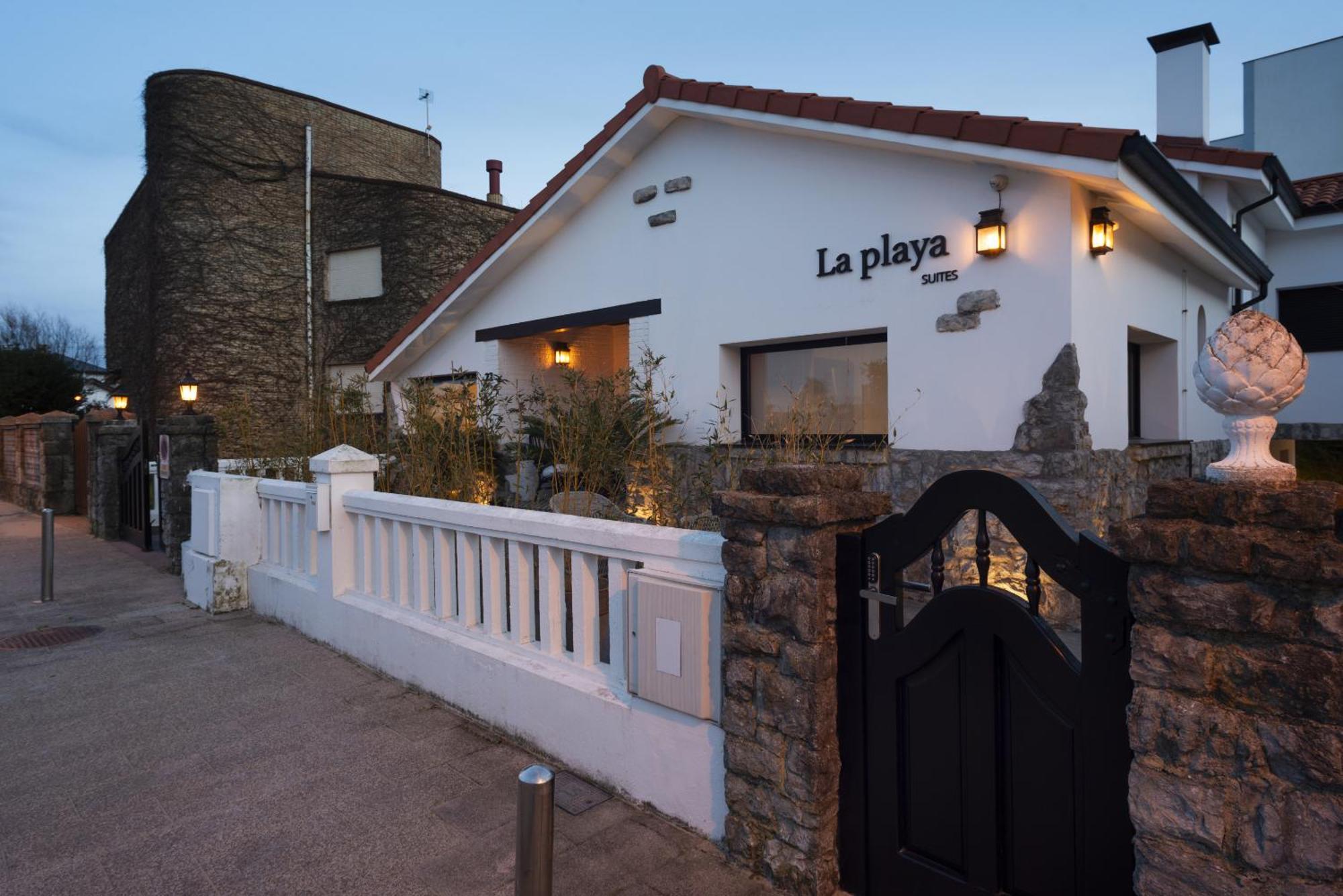 La Playa Suites Suances Bagian luar foto